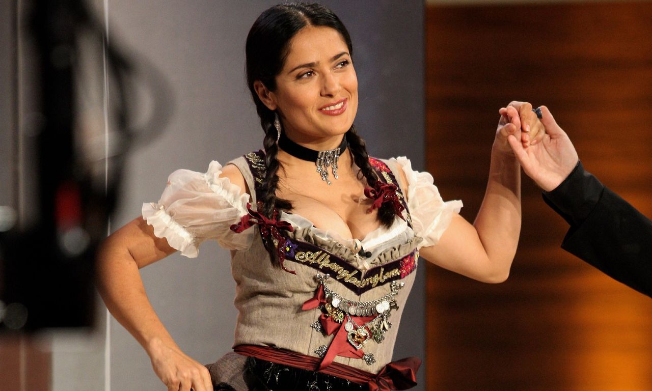 Salma Hayek w niemieckim stroju ludowym