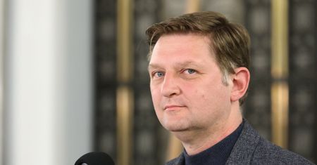 Andrzej Rozenek zarażony koronawirusem. "Objawy mam prawie książkowe"