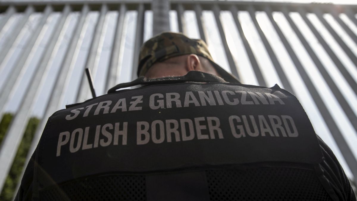 Migranci atakują polsko-białoruską granicę w coraz większych gru