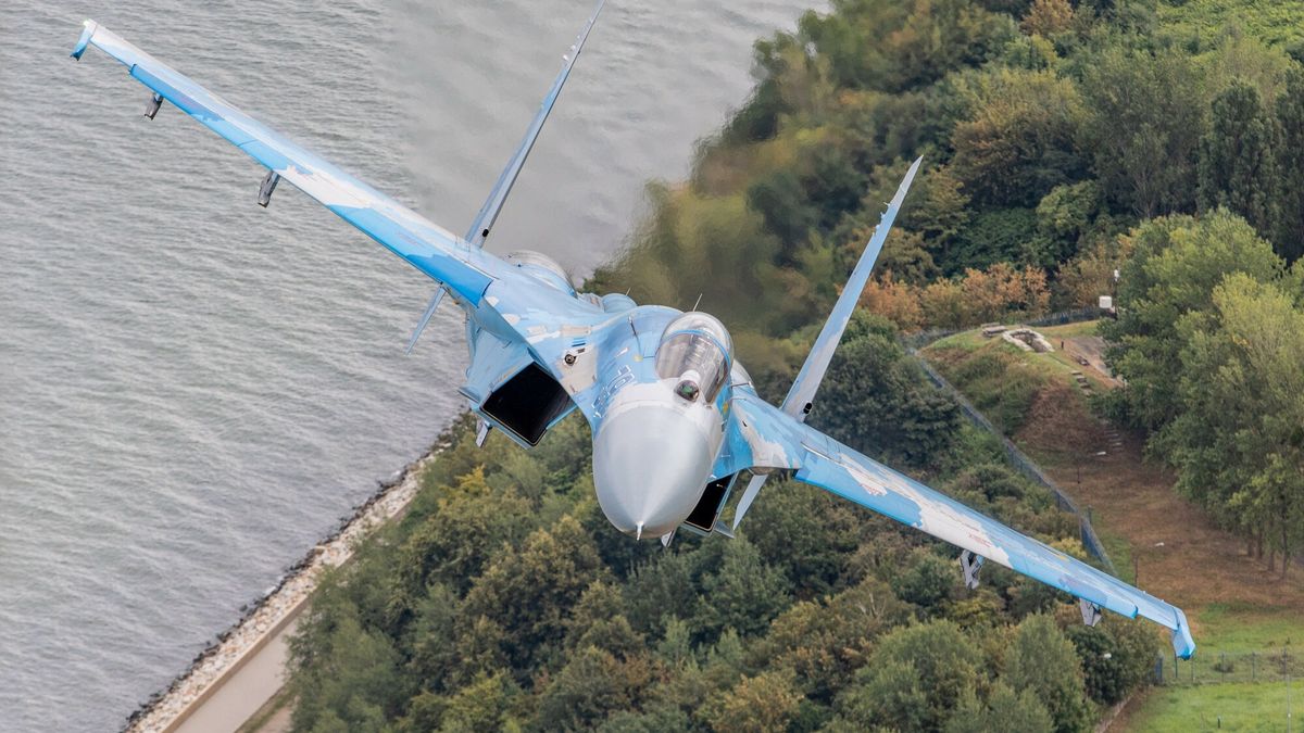 Samolot ukrainskich si? powietrznych SU-27
15.08.2019 Morze Baltyckie , pierwsza w Europie sesja zdjeciowa z samolotem Ukrainskich Sil Powietrznych SU-27 , fot. Michal Adamowski/REPORTER
Michal Adamowski/REPORTER