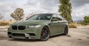 Wojskowa zieleń na karoserii BMW M5