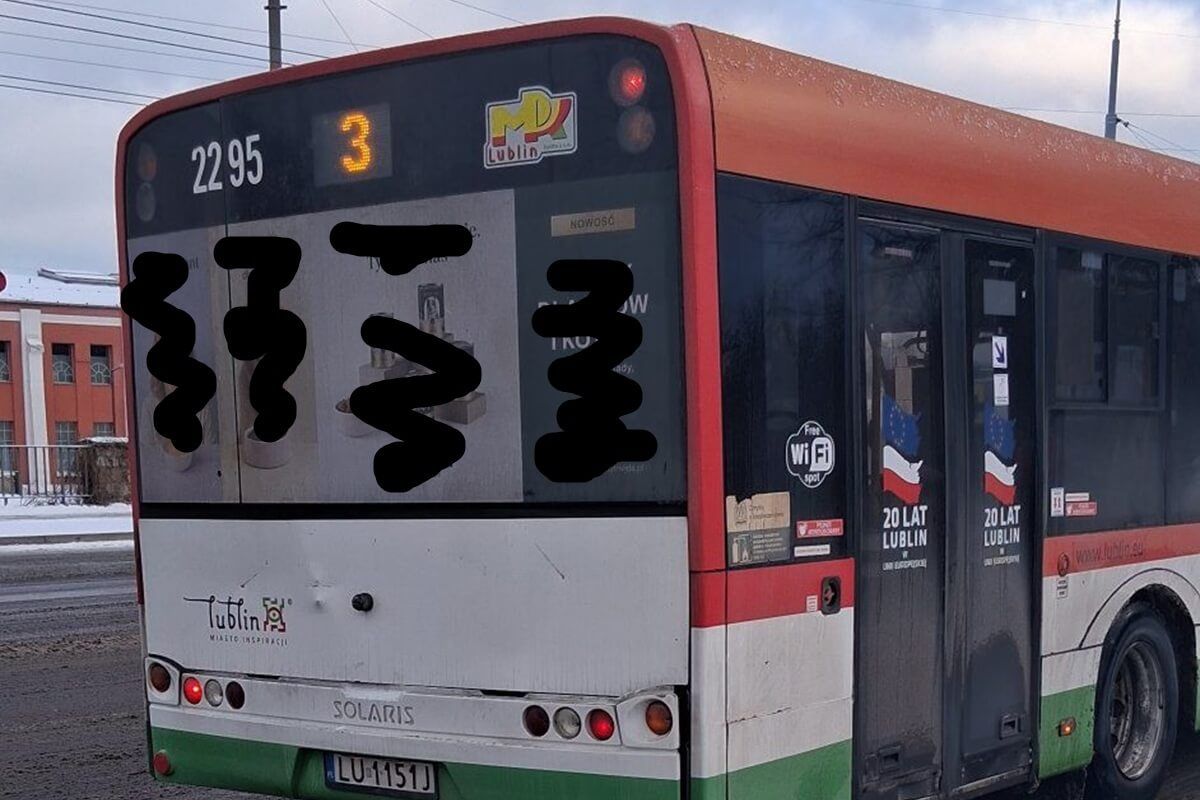 Autobus linii nr 25 uderzył w tył autobusu linii nr 3