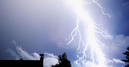 Tak Polacy odstraszali burze i pioruny. Oto sposoby naszych przodków