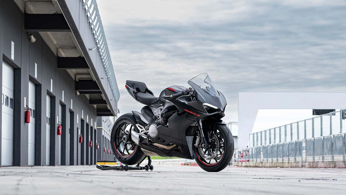 Ducati Panigale V2 Black on Black