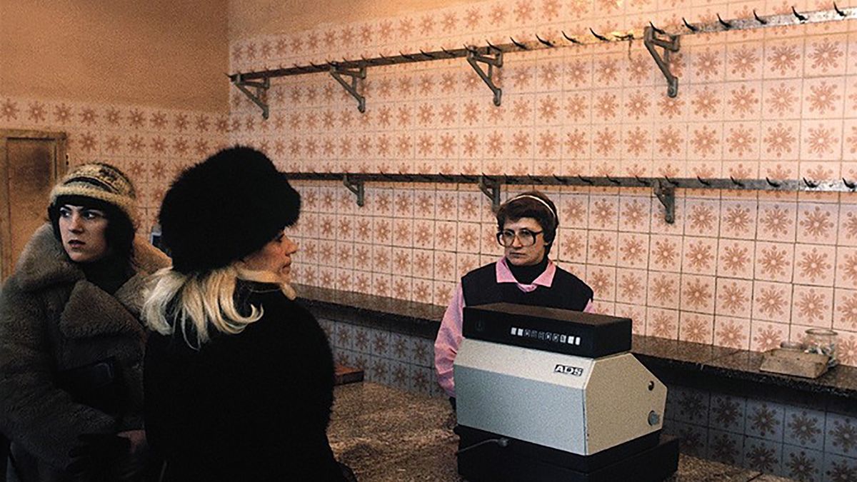 Pustki na sklepowych półkach to jeden z najbardziej charakterystycznych widoków, który kojarzy nam się z okresem stanu wojennego w Polsce.