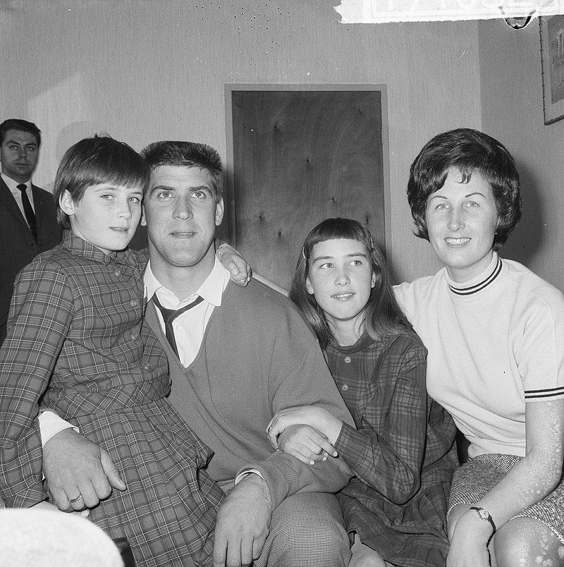 Anton Geesink z żoną i dziećmi - Wiki Images / Domena publiczna