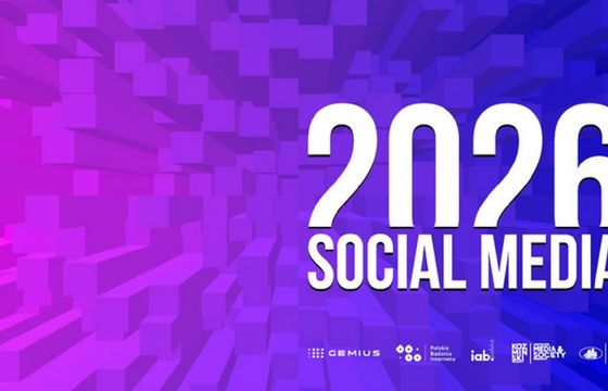 Facebook i YouTube na czele. Polacy spędzają w social mediach już ponad dwie godziny dziennie