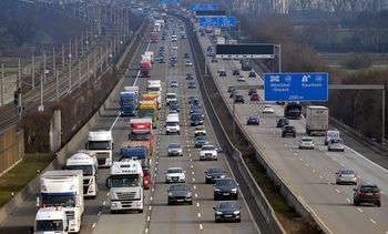 "Auto staje się luksusem". Niemcy łapią się za portfele