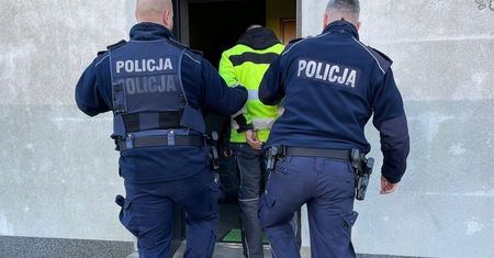Matka zaprosiła syna na Wigilię. Ten ją okradł