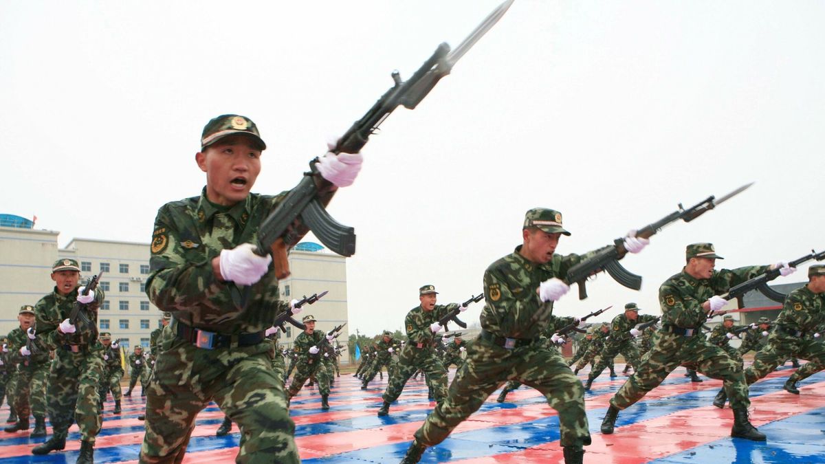 Reporter Poland 2009
***_***WUHAN, CHINA-MARCH 23:(CHINA OUT) Armed polices take part in a anti-terrorism drilling session in Wuhan, Hubei Province of China on March 23, 2009 
23.03.2009 
fot Jianchun/ChinaFotoPress/GranAngular/REPORTER
REPORTER