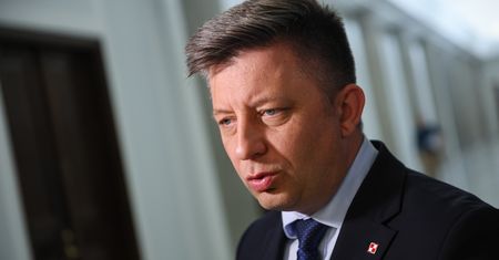 "Nadinterpretacje". Dworczyk odpiera zarzuty, w tle nowa inicjatywa