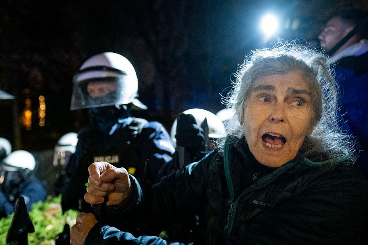 Awantura wokół TK. Politolog pisze o "nawalance partyjnej"