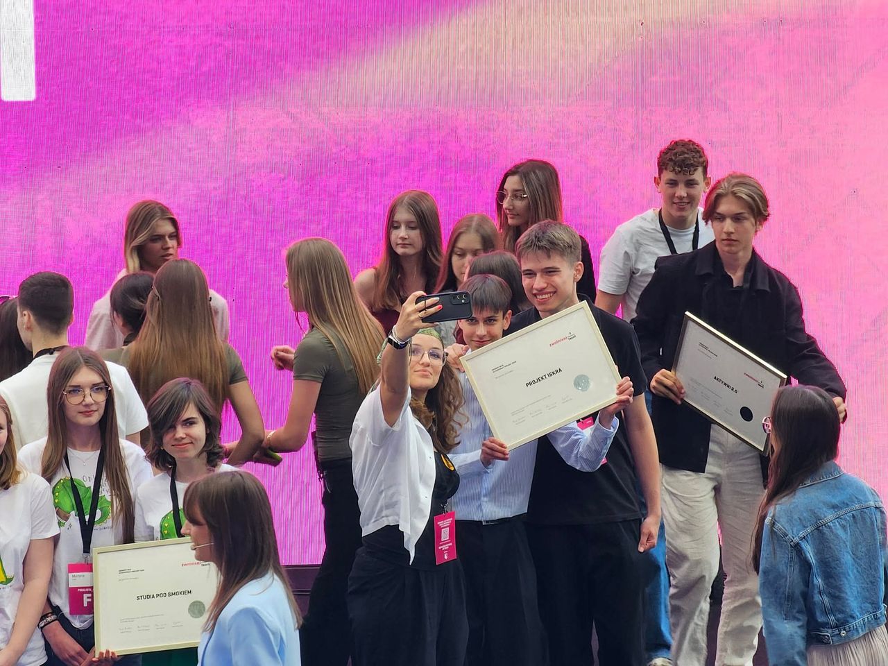 Młodzież z Poznania zdobywa Złotego i Srebrnego Wilka! Spektakularny sukces w ogólnopolskiej Olimpiadzie "Zwolnieni z Teorii"