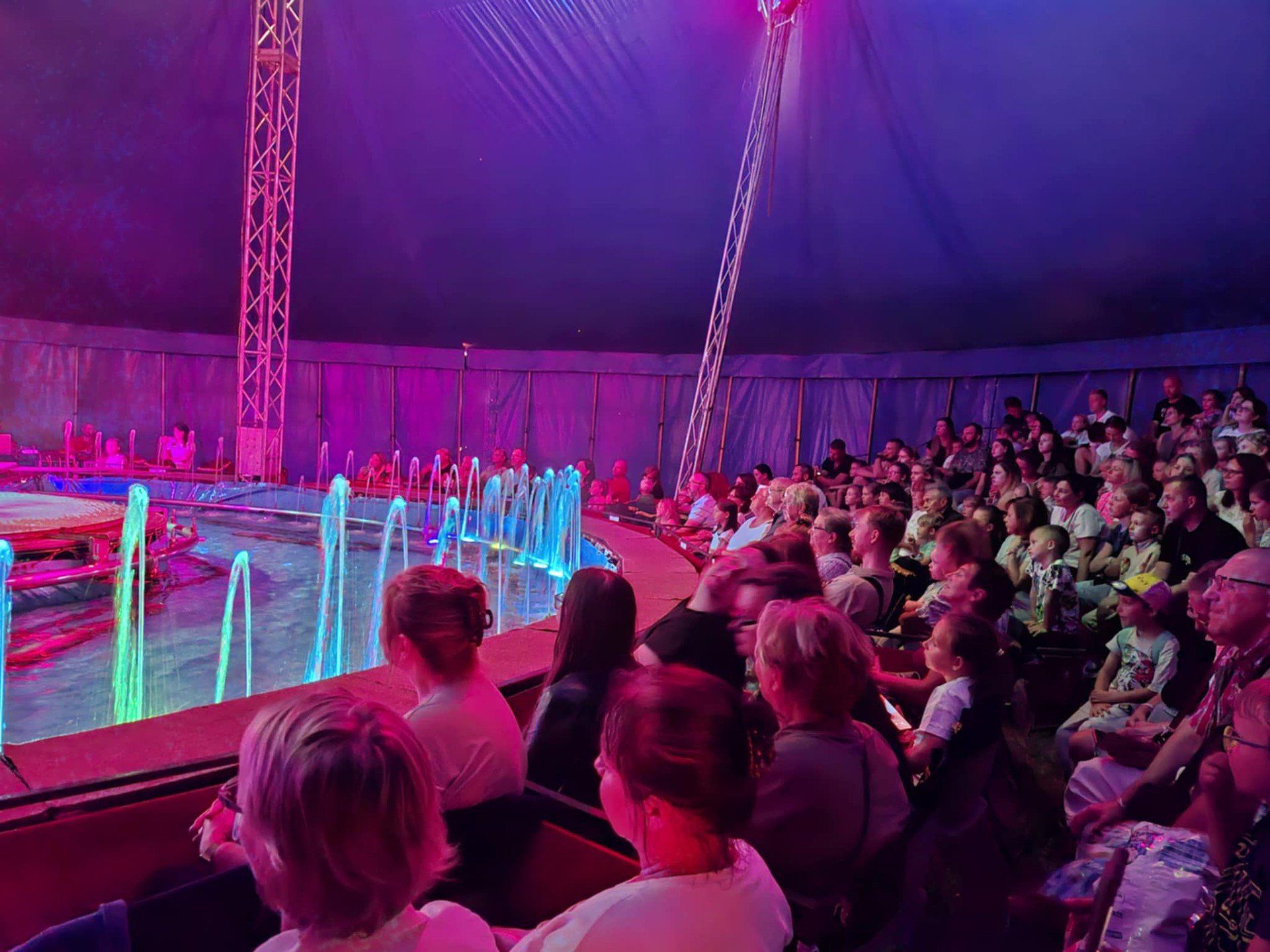 Cyrk na wodzie - Imperial Show przyjechał do Ozorkowa