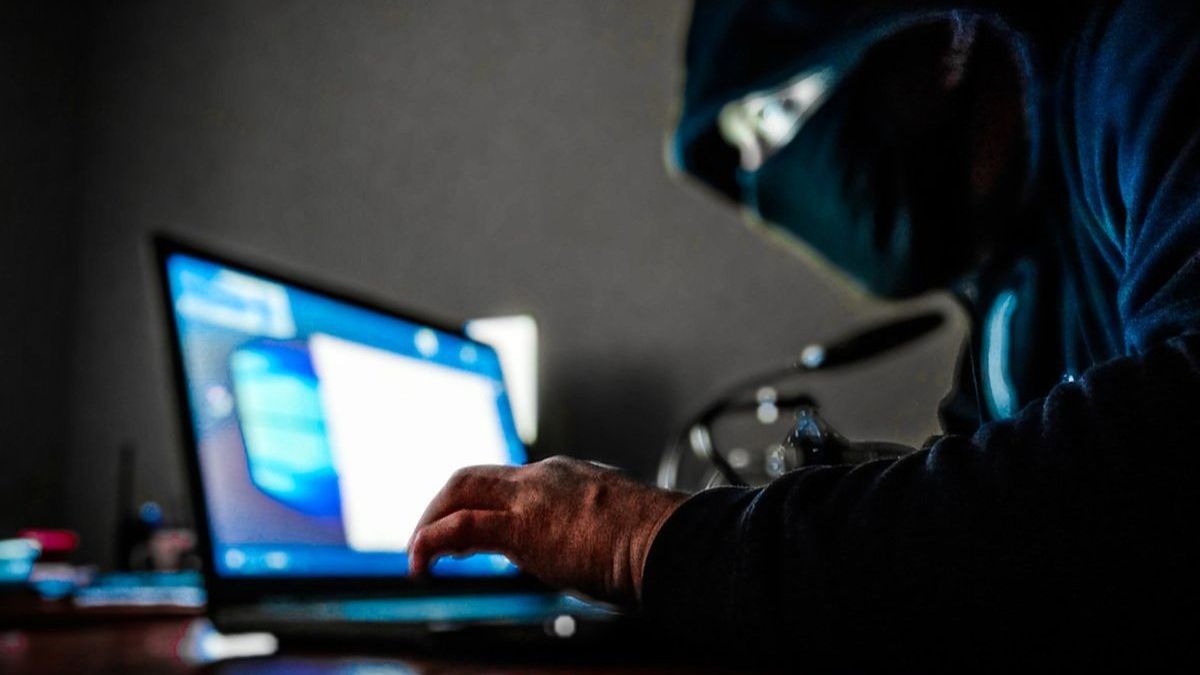 Wysłał intymne zdjęcie. Później był szantażowany