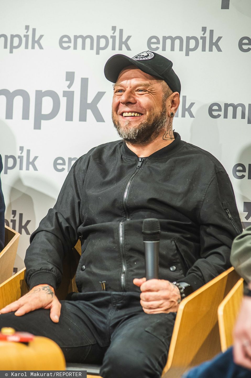 Tomasz "Lipa" Lipnicki żali się, że sprzedał tylko tysiąc sztuk płyty przy 13 tysiącach polubień na Facebooku