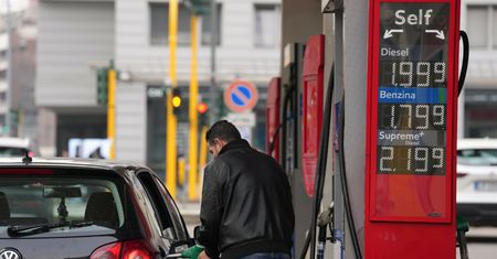 Europejski kraj obniży ceny paliwa. Prezydent podpisał dekret