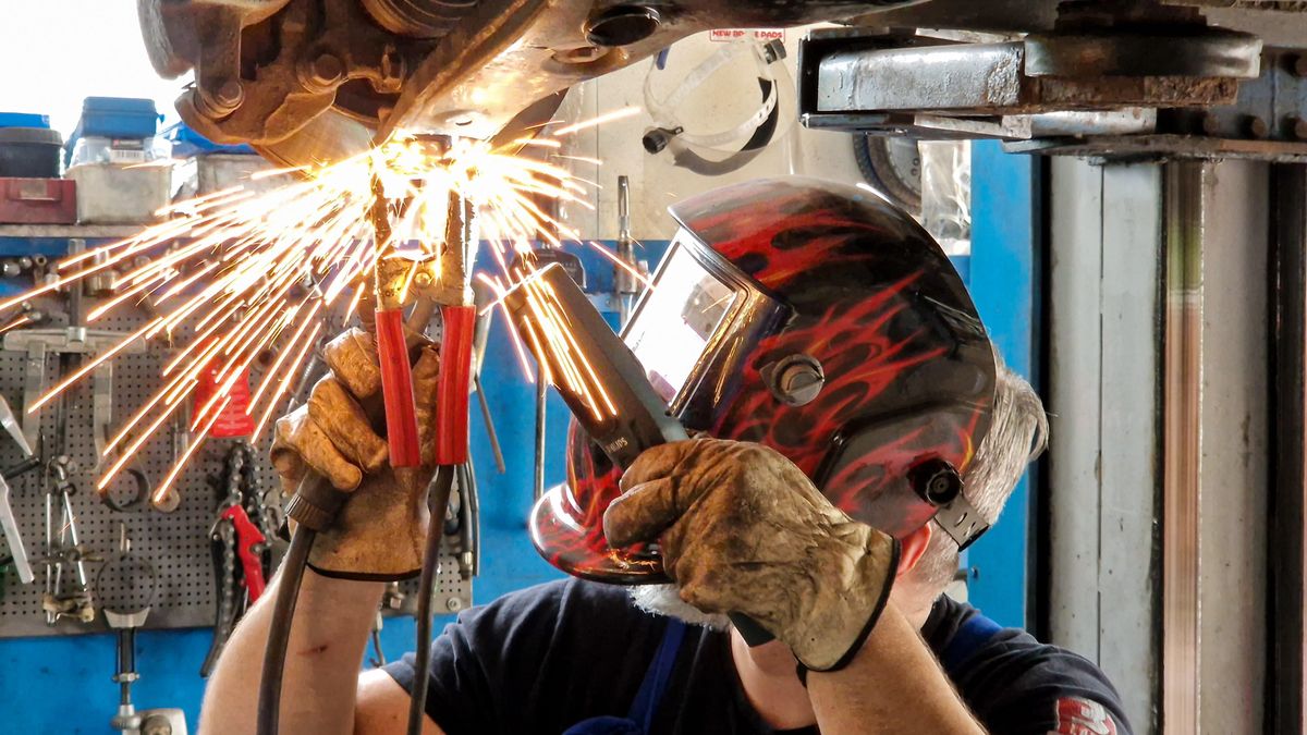 naprawa
Warszawa, 17.07.2023. Naprawa auta w warsztacie samochodowym, 17 bm. PAP/Archiwum Kalbar
Archiwum Kalbar
auto, bhp, iskry, mechanik, naprawa, podwozie, praca, pracownik, przepisy, samochodowy, samoch�d, serwis, spacjalista, spawacz, spawanie, us�ugi, us�ugi mechanik, warsztat samochodowy, zatrudnienie