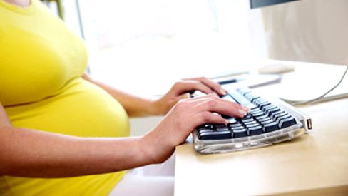 Przyszła matka na etacie - co mówi Kodeks Pracy? 1