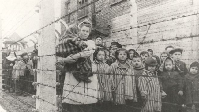  Dzieci po wyzwoleniu
/Auschwitz.org /
