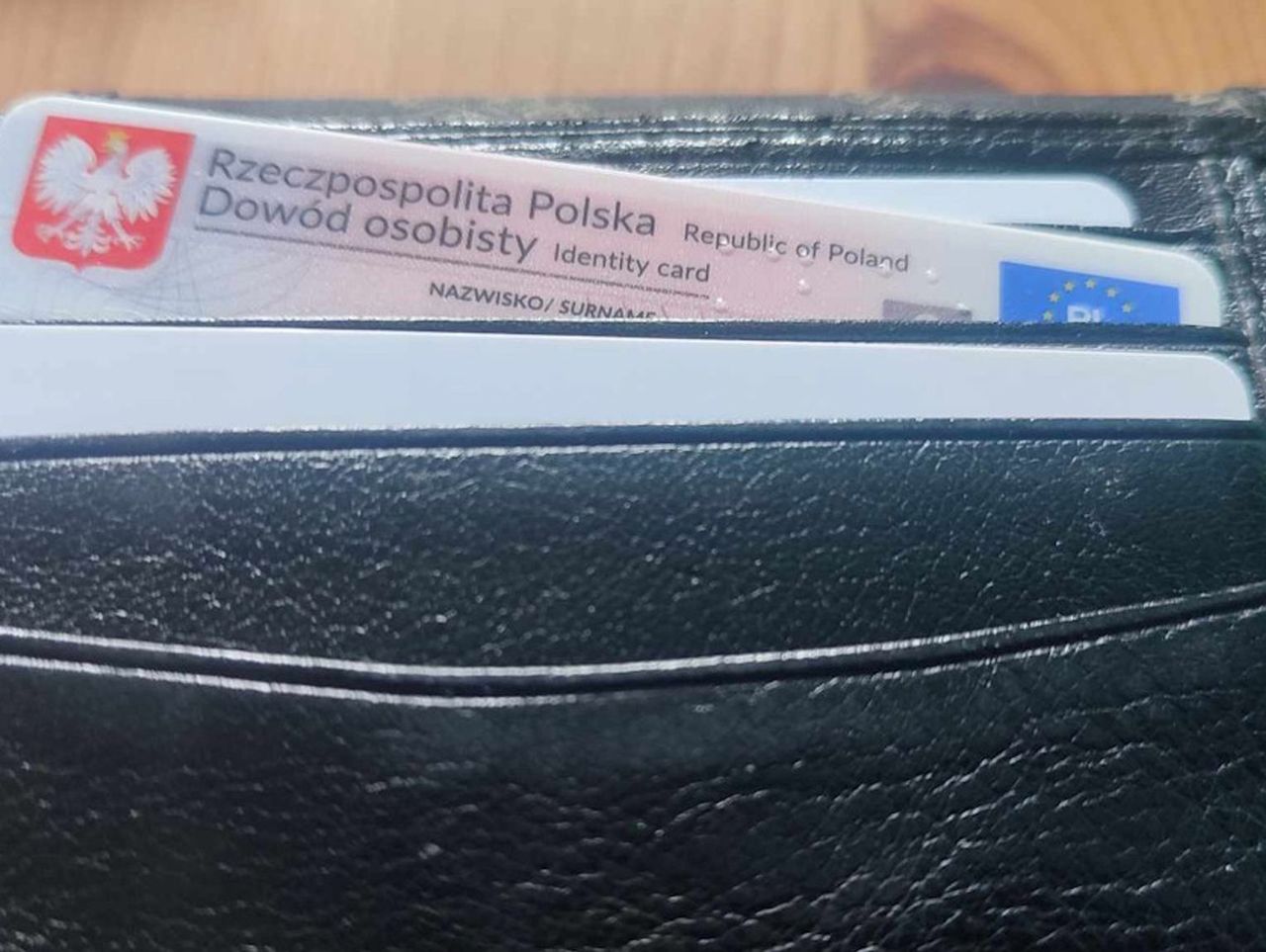 Mońki: Zgubił portfel z dokumentami i narkotykami. Po kilku godzinach zapukali do niego policjanci