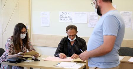 Wybory prezydenckie. Działacz KOD szefem komisji wyborczej w Warszawie. TVP mu nie odpuszcza
