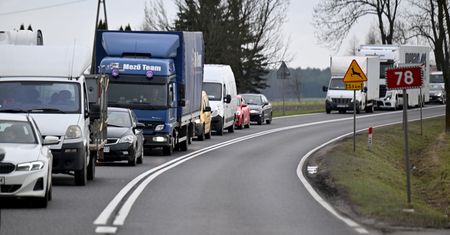Wysiadł i oddał strzały. Kierowcy ruszyli na siebie