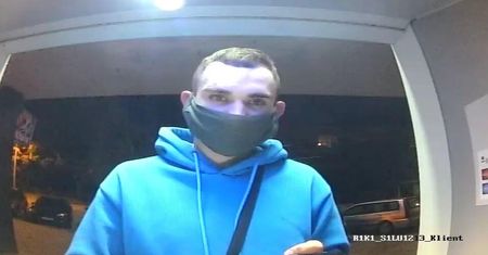 Wypłacili pieniądze z oszustwa na BLIK-a w bankomacie przy ul. Głębokiej. Rozpoznajesz ich?
