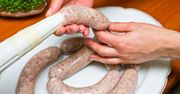 Zrób domową białą kiełbasę. Z tego przepisu wychodzi smaczniejsza niż sklepowa
