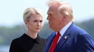 Zniknęła z oficjalnych nagrań. Twierdzą, że ma romans z Trumpem