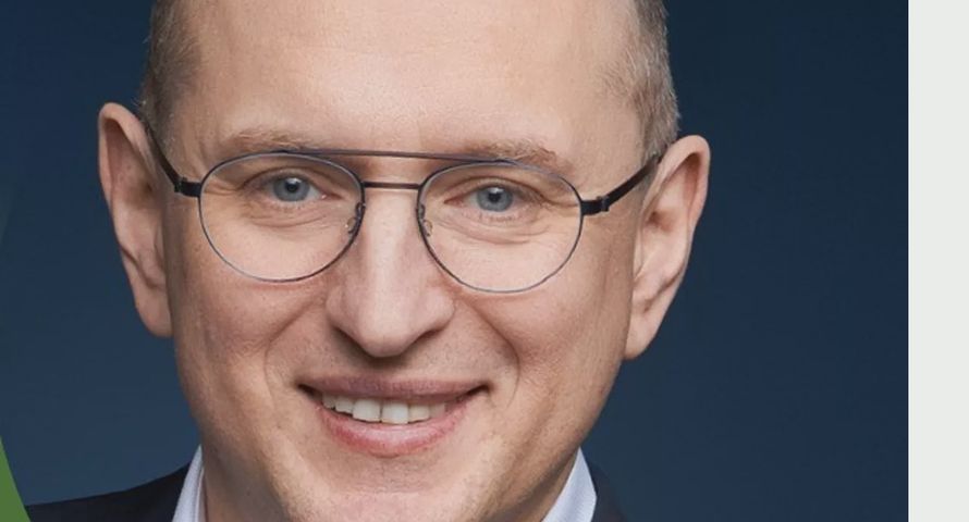 Przez blisko 25 lat zajmował się marketingiem największych marek aut. Teraz odchodzi