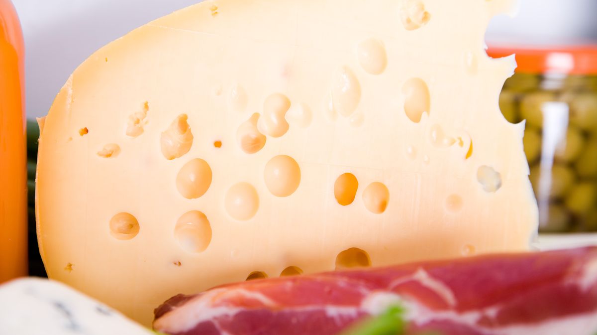 Jak przedłużyć świeżość żółtego sera?