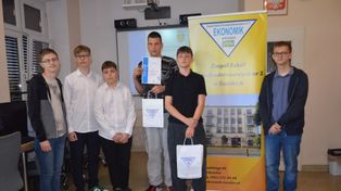 Młodzi informatycy z powiatu koneckiego nagrodzeni. Konkurs organizował "ekonomik"