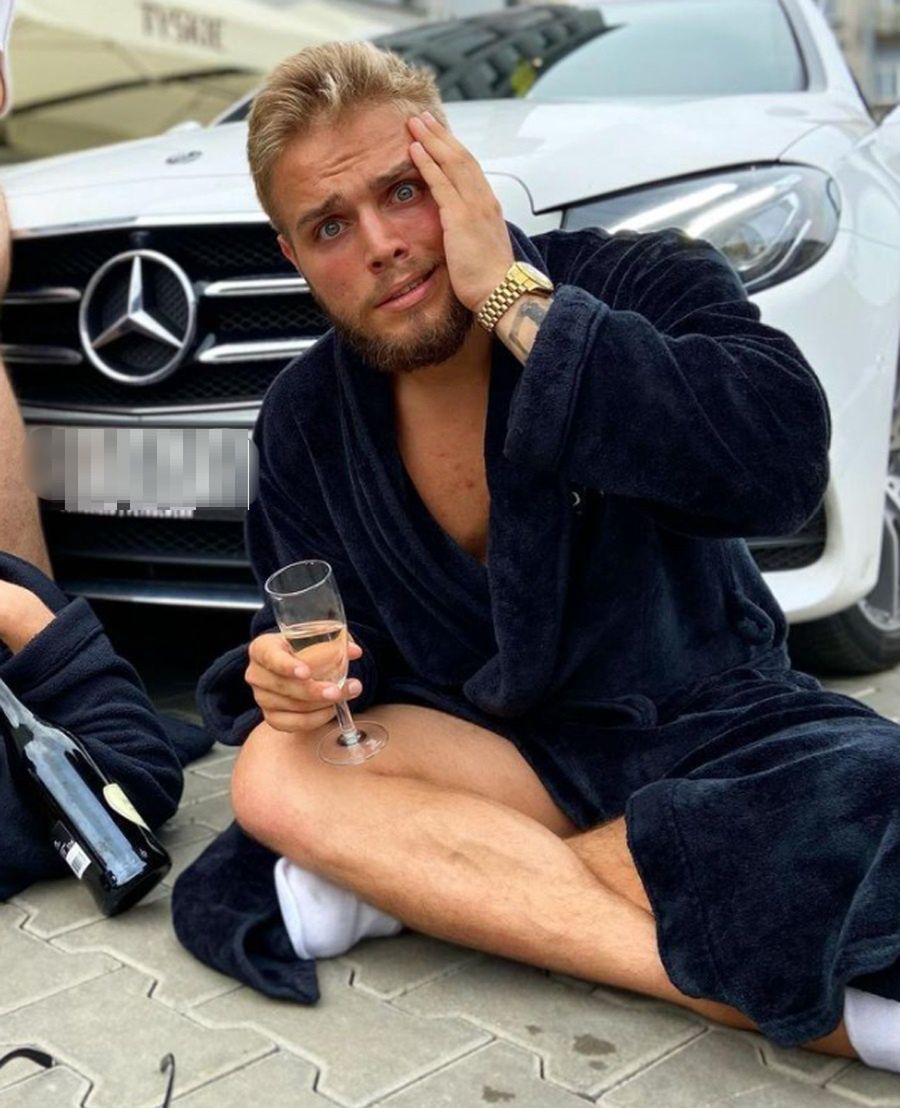 Ola z "Love Island" spotyka się z Blondino z "Hotelu Paradise"?