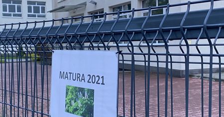 Warszawa. Matury do prokuratury. Trwają przesłuchania w sprawie przecieków tematów