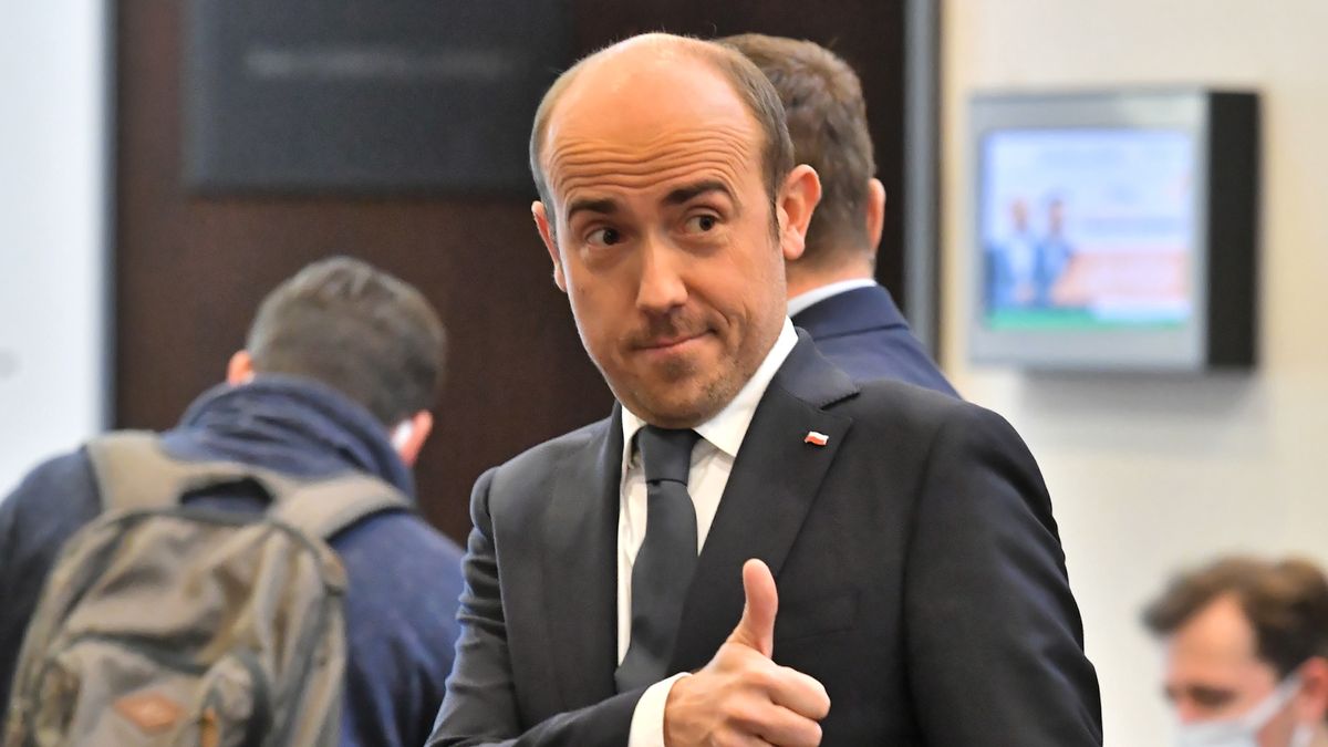 Budka pochwalił się urodzinowym tortem