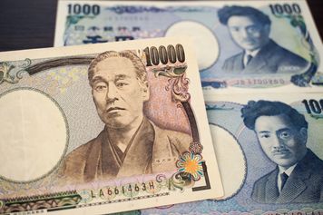 Historyczna podwyżka stóp w Japonii. Jen mocno traci