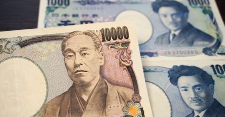 Historyczna podwyżka stóp w Japonii. Jen mocno traci
