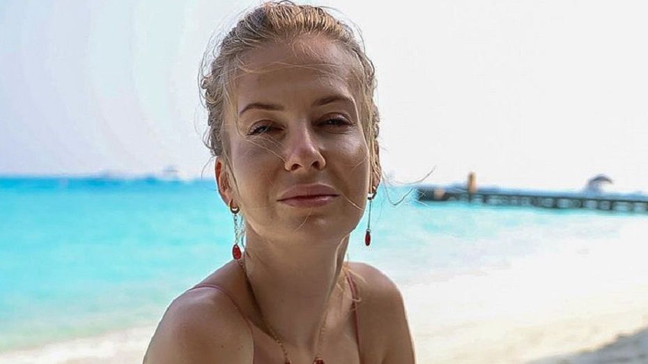 Edyta Pazura w kostiumie kąpielowym