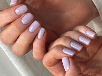 Alternatywa dla różowych paznokci. Genialny manicure na lato 2025