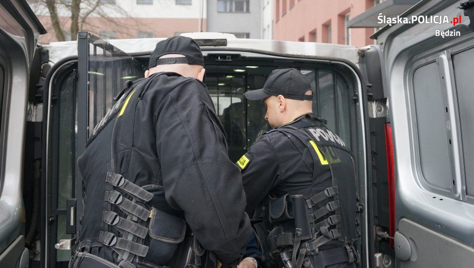 Będzin. 34-latek odpowie za zaatakowanie policjantów.