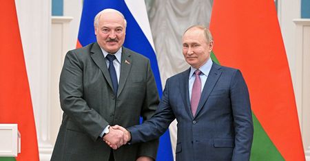 Łukaszenka gratuluje Putinowi. Zaskakujące słowa