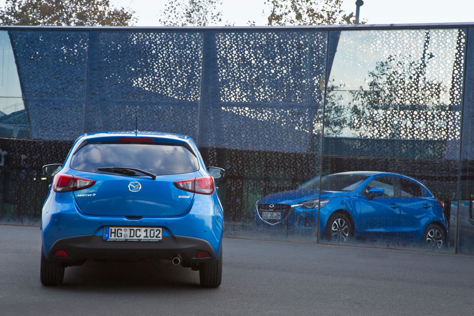 Europejska Mazda 2 – obszerna galeria zdjęć 34