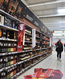 Czy Polacy popierają nocną prohibicję? Wyniki sondażu jasno pokazują