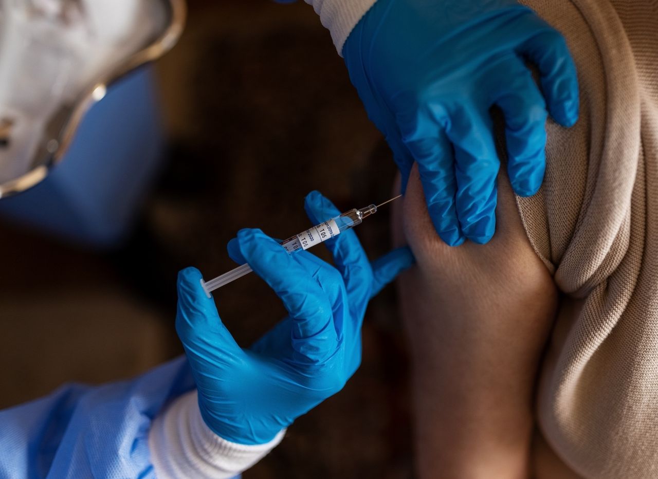 Posłowie chcieli zmian w szczepieniach przeciw HPV. MZ odpowiedziało