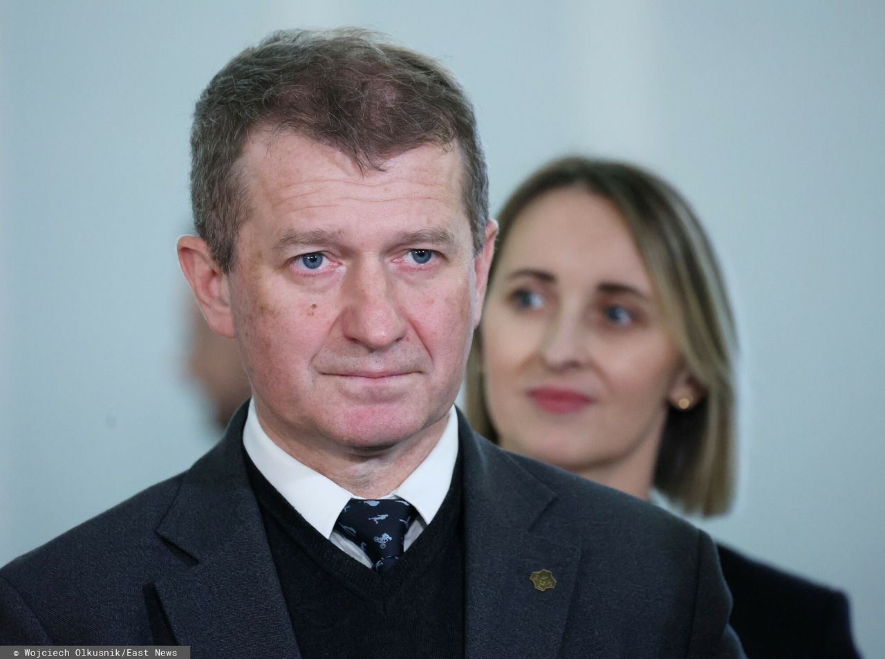 Śpiewak pyta o żonę ministra. Ministerstwo odpowiada ws. Rasia