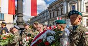 Marsz Szlakiem I Kompanii Kadrowej w Krakowie. Uroczystości rozpoczęły się pod pomnikiem marszałka Piłsudskiego