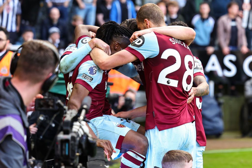 Newcastle United v West Ham United - Premier LeagueNEWCASTLE UPON TYNE, ENGLAND - MARCH 30:  Mohammed Kudus of West Ham United celebrates after scoring a goal to make it 1-2 during the Premier League match between Newcastle United and West Ham United at St. James Park on March 30, 2024 in Newcastle upon Tyne, England.(Photo by Robbie Jay Barratt - AMA/Getty Images)Robbie Jay Barratt - AMA