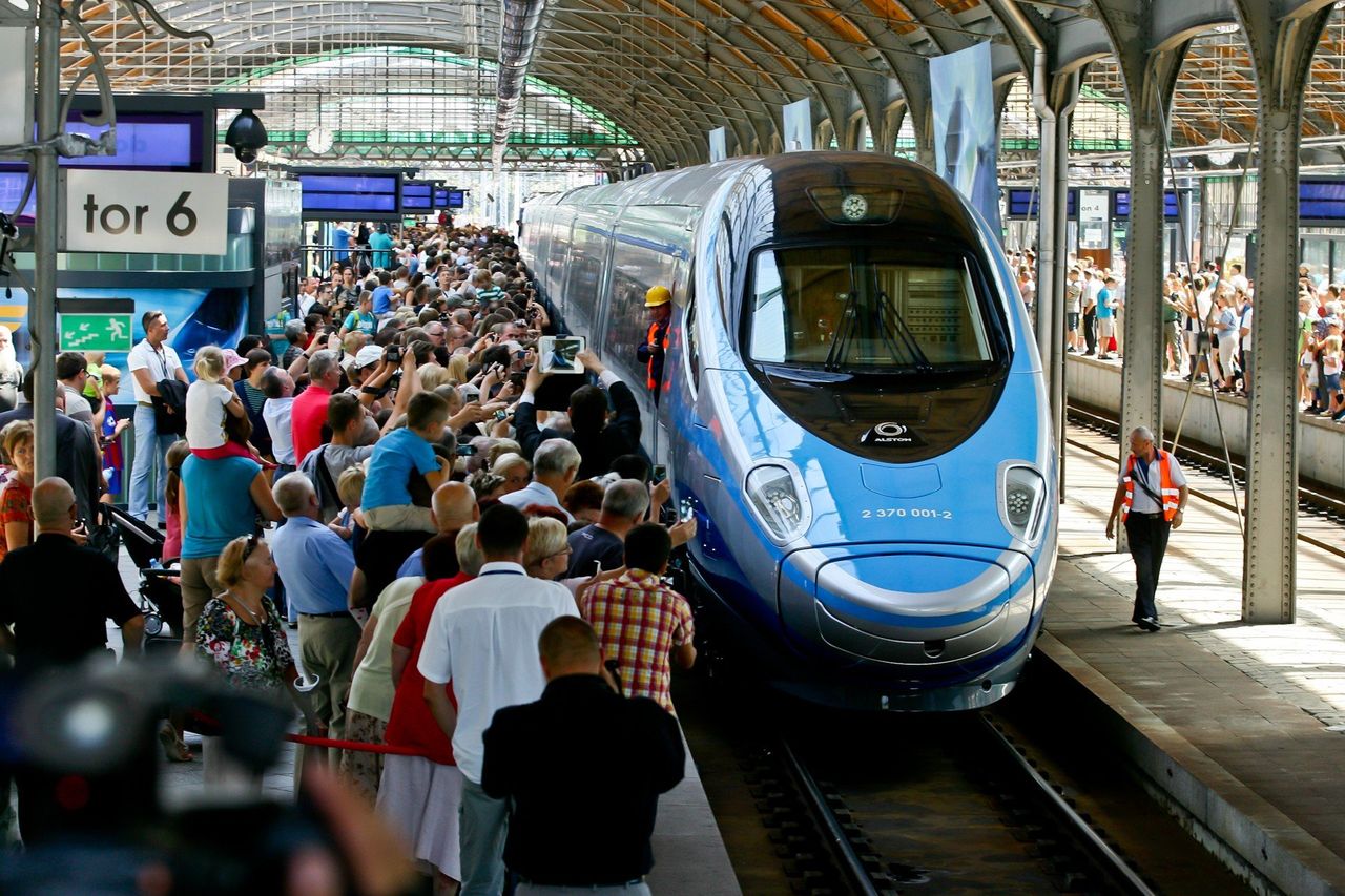 Wrocław nie zostanie odcięty od Warszawy. Pendolino wraca, a PKP sprzedaje bilety "za bezcen"
