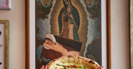 Wrocław. Matka Boska zabrana z pizzerii. Artystka oburzona zachowaniem policji